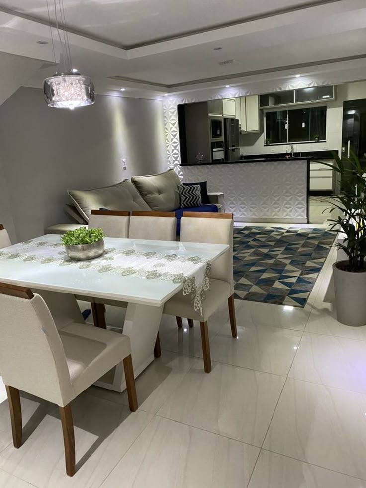 Sala de estar organizada e iluminada